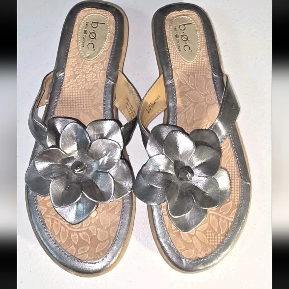b.o.c. Silver Leather Flower Thong Sandals